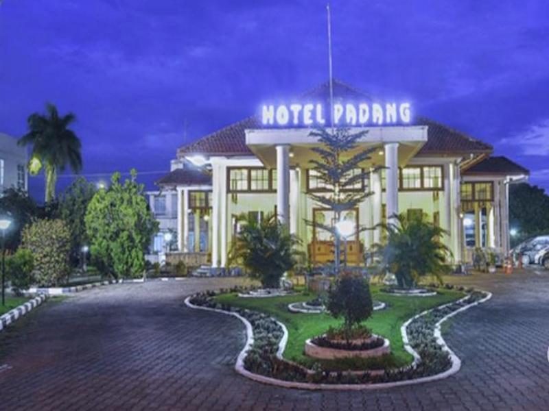Hotel Padang Екстер'єр фото